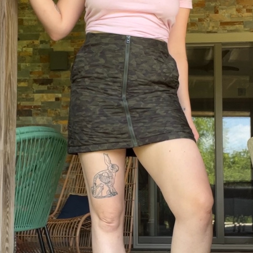 Brandless quilted camo miniskirt